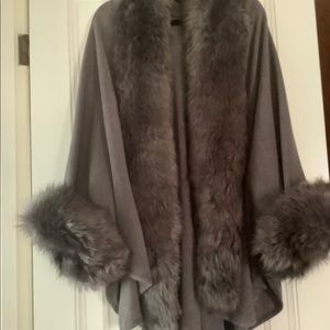 Knit faux fur trim cape